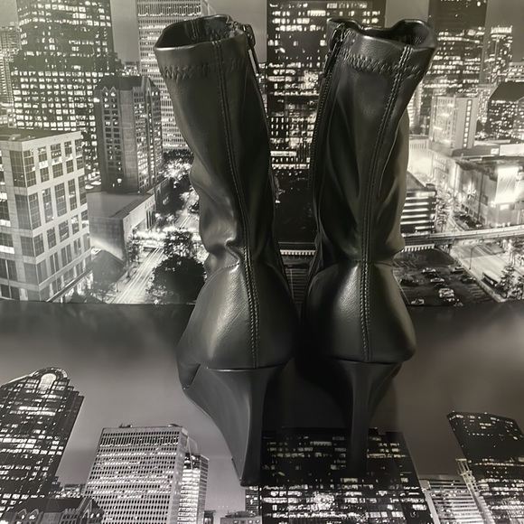 Noir The Sole Heir Wedge Ankle Boots - Picture 6 of 8